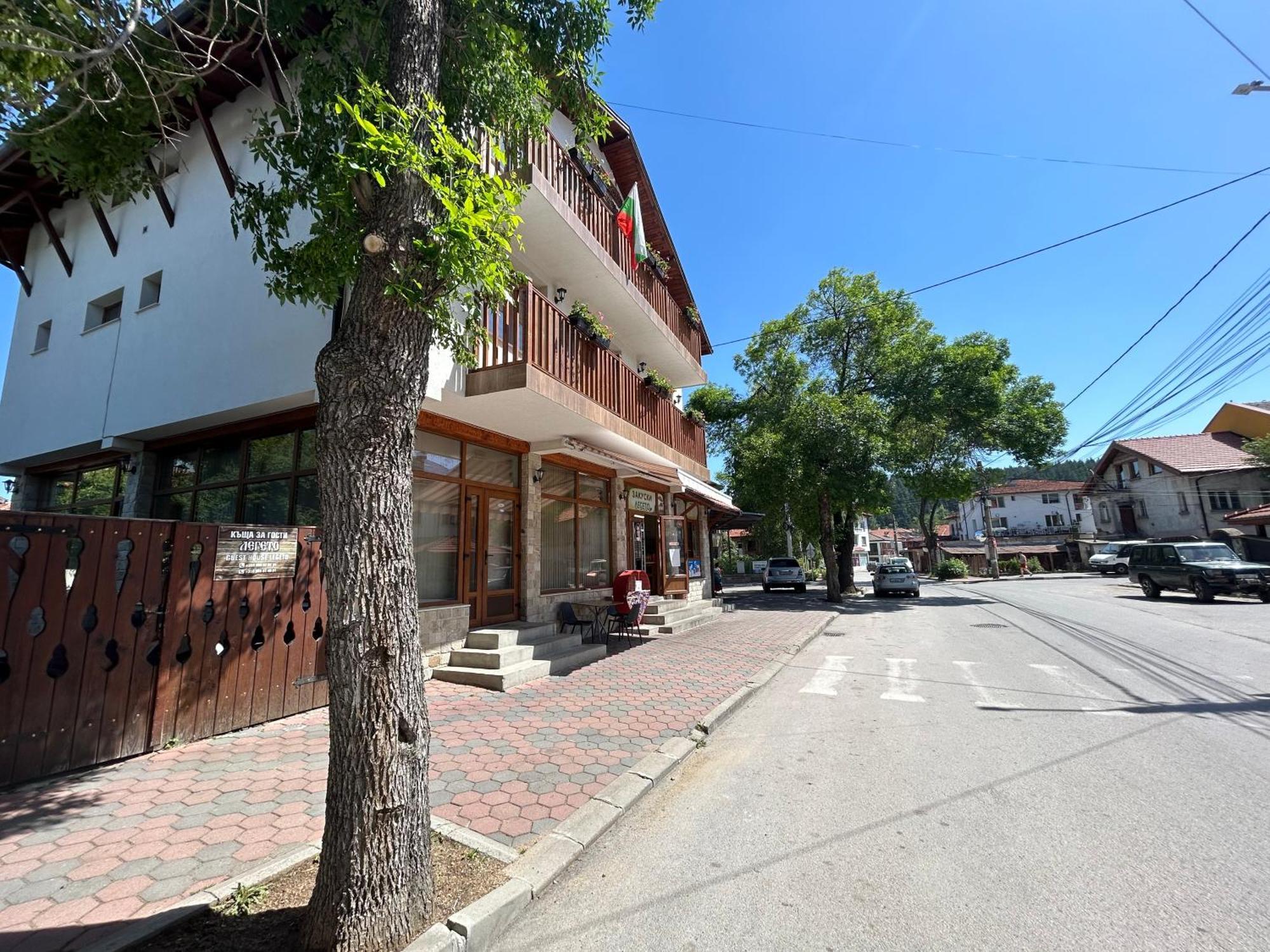 Guest House Legeto ซาโมคอฟ ภายนอก รูปภาพ
